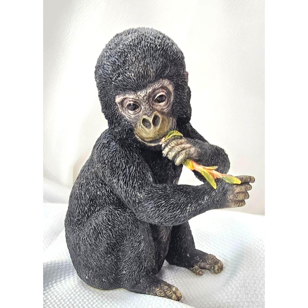 Country Artists Baby Gorilla Figurine The Natural World Resin Statue with Box